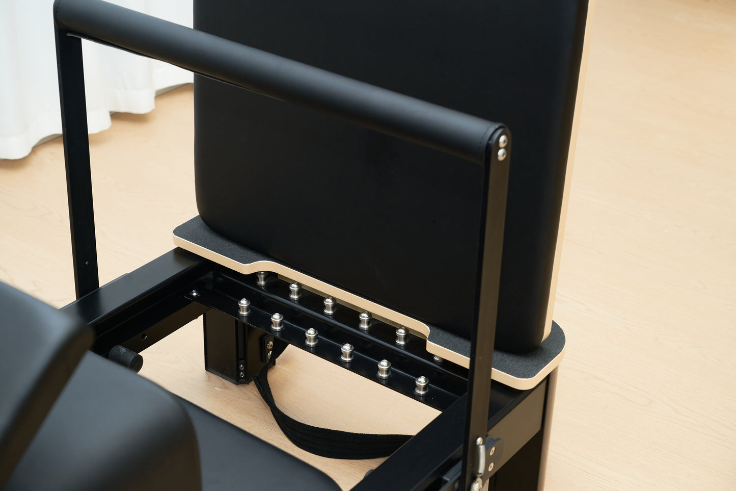 AL4 Aluminum Alloy Pilates Reformer | Black & White